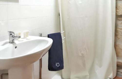 Meada House | Cozy house in Águeda 45 m² with shared pool