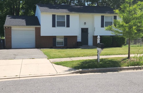 Clinton House | Cozy house located 20 minutes from National Harbor, MGM, Old Town Alex.Va