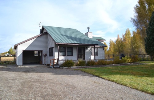 Gunnison House | Cozy House North of Gunnison