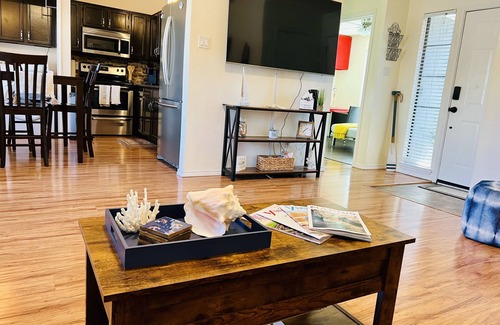 Fossil Creek House | Cozy house with a pool in a great and safe location!