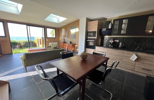 Fermanville Cottage | Cozy house with garden and direct sea access