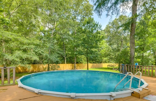 Lake Houston Cabin | Cozy Huffman Cabin w/ Pool ~ 5 Mi to Lake Houston