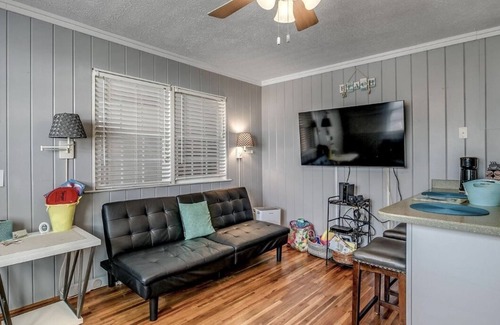 Ash Condo | Cozy! King Bed -Steps from Pool/Beach! AC, WiFi NMB Fiesta Villas 106