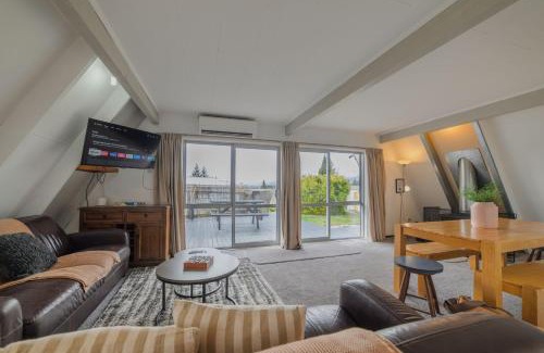 Lake Tekapo House | Cozy Lake Tekapo Stay with Mountain Views