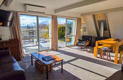 Lake Tekapo House | Cozy Lake Tekapo Stay with Mountain Views