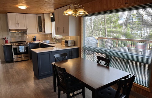 Dysart et al Cottage | Cozy Lakefront Cottage in Haliburton, ON. A Classic Cottage With Modern Touches!