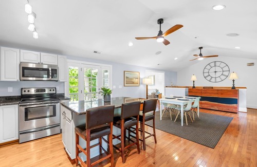 Sherrills Ford House | Cozy Lakefront Home w/Firepit & Covered Dock