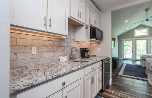 Nisswa Condo | Cozy Lakeside Studio Condo with Views of Beautiful Gull Lake