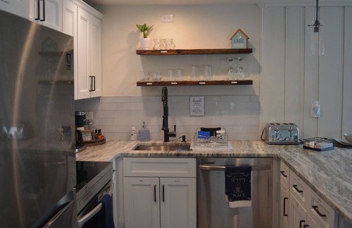 Lake Hopatcong Cottage | Cozy Lakeview Cottage minutes from water adventures, farms, wineries, & skiing!