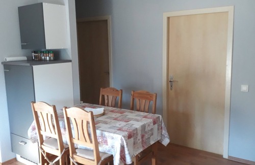 Moorweg Apartment | Cozy large vacation apartment, pet friendly, ideal f. Children,