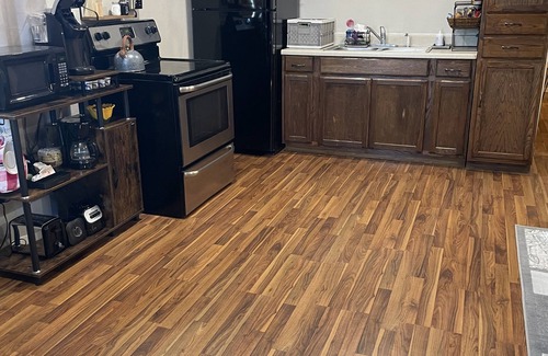 Cotton Center Other | Cozy little Farmhouse located 20 min from Lubbock and 18 min from the airport.