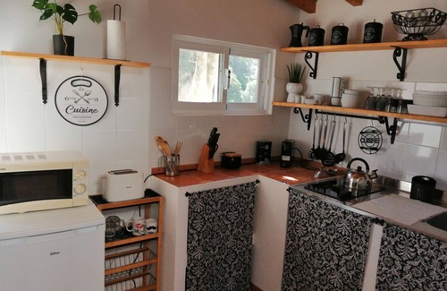 Penedo Cottage | Cozy Little house between the mountain and the sea