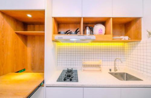 Tajur Halang Apartment | Cozy Living Studio Room Royal Sentul Park Apartment By Travelio