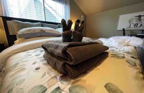 Gibsons Apartment | Cozy loft in Upper Gibsons