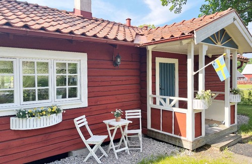 Vassmolosa House | Cozy log cabin close to the sea and nature in Hagbyhamn | SE05081