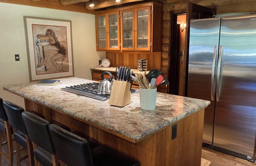 Murphy Cabin | Cozy Log Cabin in the Applegate Valley