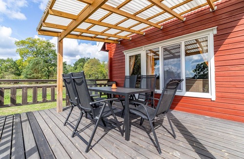 Skaftet House | Cozy log cabin near the Baltic Sea, ideal for fishing and relaxing