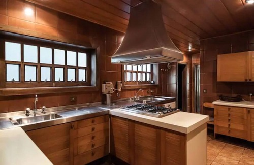 Loteamento Jardim Veu da Noiva House | Cozy mansion in Campos do Jordão