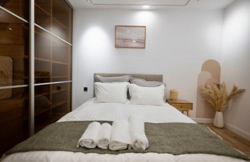 Craiova Apartment | Cozy & Modern Apartament in the Heart of the City