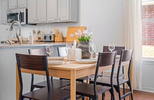 Westside House | Cozy Modern Family Home w/Firepit + Pool Access