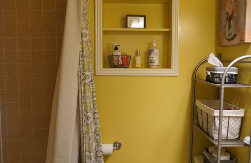 Flagstaff Cottage | Cozy, Modern Two Bedroom Downtown Flagstaff Cottage for Short or Extended Stays