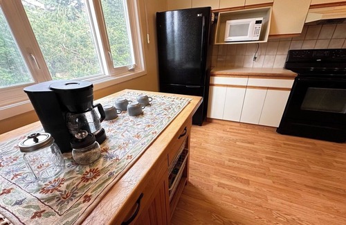 Beaver Mines House | Cozy Mountain home with easy access to all of the Castle region!