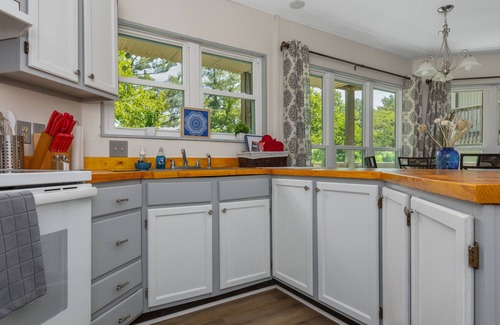 Banner Elk Condo | Cozy Mountain Retreat with Balcony – No Stairs Required!