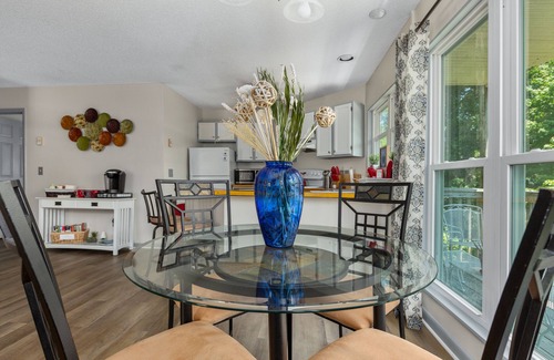 Banner Elk Condo | Cozy Mountain Retreat with Balcony – No Stairs Required!
