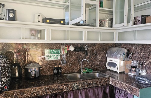 Dasmarinas House | Cozy Natural Haven w/Netflix, Videoke & Alfresco Dining