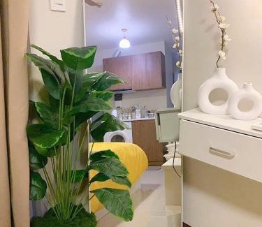 Lapu-Lapu Apartment | Cozy New Studio with Free Pool- near Airport & Beaches