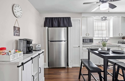 Bonnycastle Apartment | Cozy & New Unit in the Heart of the Highlands