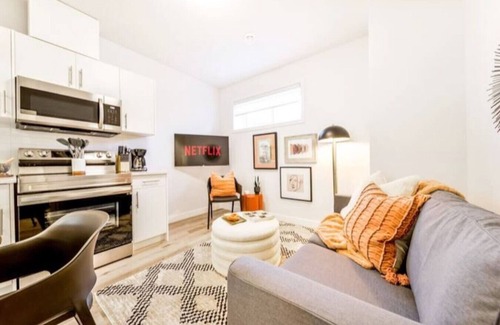 Jasper Place Apartment | Cozy Nordic Utopia | Near WEM & DT | King Bed!