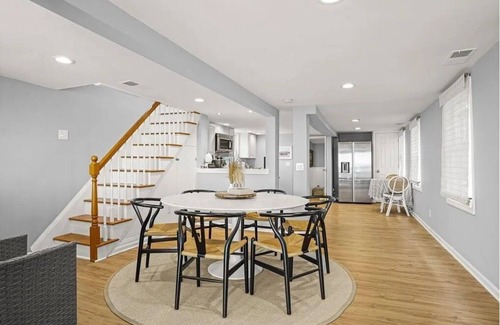 Devon House | Cozy Ocean Front Retreat with Private Beach!