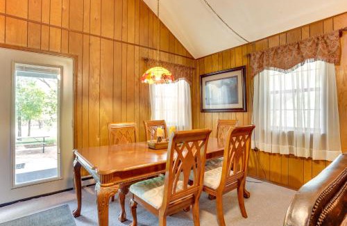 Davis House | Cozy Oklahoma Retreat with Patio, Fire Pit and Grill!