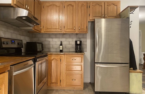 Dorval Apartment | cozy one bedroom apartment located in heart of dorval