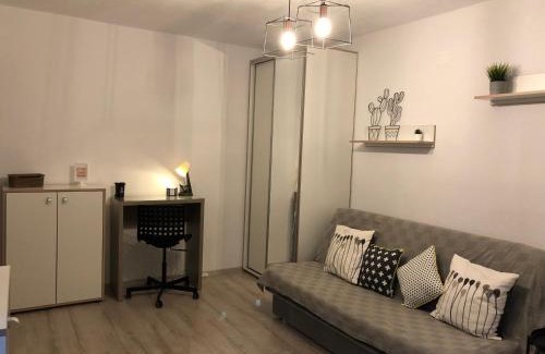 Pitesti Apartment | Cozy Place 47-Self check in & out-HBO MAX