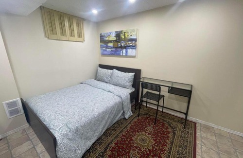 Scarborough House | Cozy Private Guest Suite 2Rooms 2Beds 1 bath 1 Kitchenette near all amenities in Lower Unit of a house