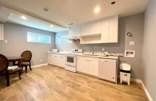 Newton House | Cozy, renovated home in Delta's Sunshine Hills, near shops, trails, and transit!
