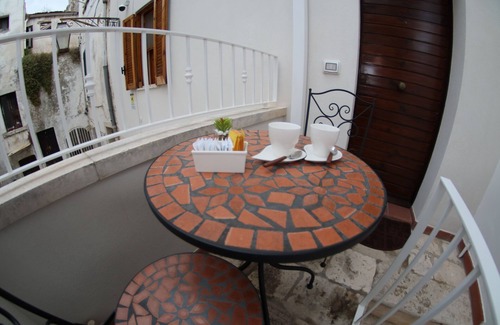 Conversano House | Cozy renovated rustic house, located in the historic center of Conversano