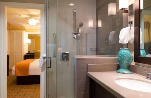 Carlsbad Village Resort | Cozy resort in lovely Carlsbad WALK TO BEACH, wifi, fitness room, FREE parking