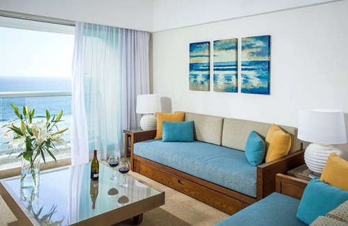 Playa Diamante Resort | Cozy resort in wonderful Acapulco de Juárez with AC, WiFi