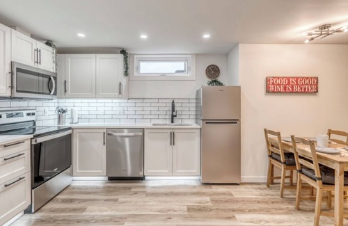 Cochrane House | Cozy Ridge Retreat 2 Bedroom nKing/Queen/Pacman Arcade Machine/Fireplace