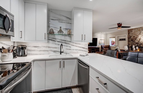 Vail Condo | Cozy Riva Ridge Condo with 1 BR in Vail Village by RedAwning - Save 20% on 7+ Nights!