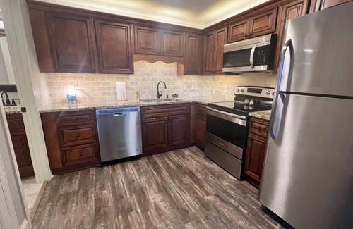 Townsend Condo | Cozy Riverside Studio in the Heart of Townsend