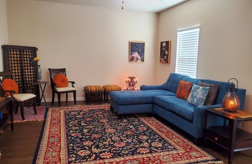 Cartersville House | Cozy room/bath in captivating Cartersville. Close to Hyundi plant, Piedmont Hosp