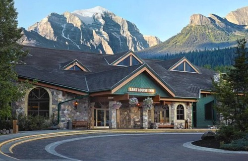 Lake Louise Apartment | Cozy Room in the Mountains | On-Site Ski Lockers!