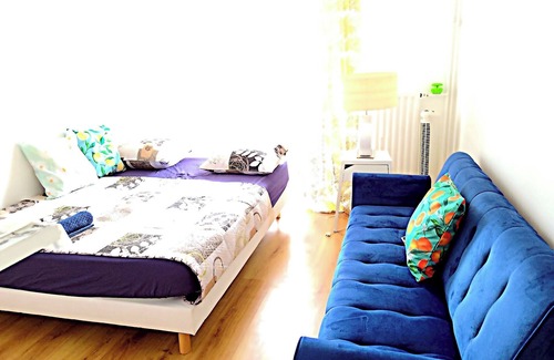 Seine-et-Marne Apartment | Cozy Room with AC, Balcony, WiF in amazing Évry-Courcouronnes