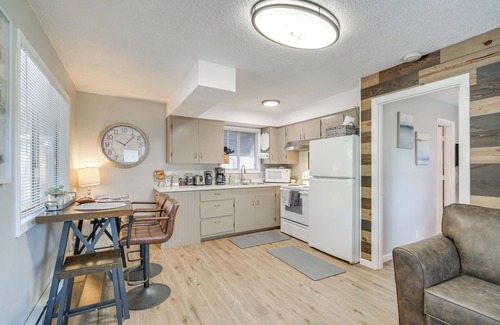 Roseburg Cottage | Cozy Roseburg Home w/Fire Pit + Gas Grill!
