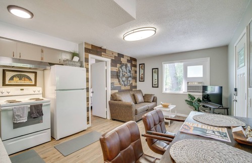 Roseburg Cottage | Cozy Roseburg Home w/Fire Pit + Gas Grill!