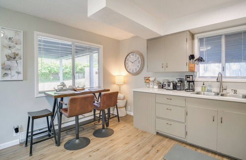 Roseburg Cottage | Cozy Roseburg Home w/Fire Pit + Gas Grill!